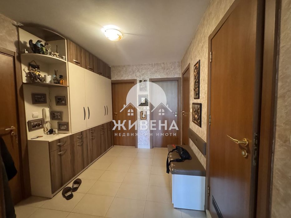 Продава обзаведен 3-стаен апартамент, м-т Сотира