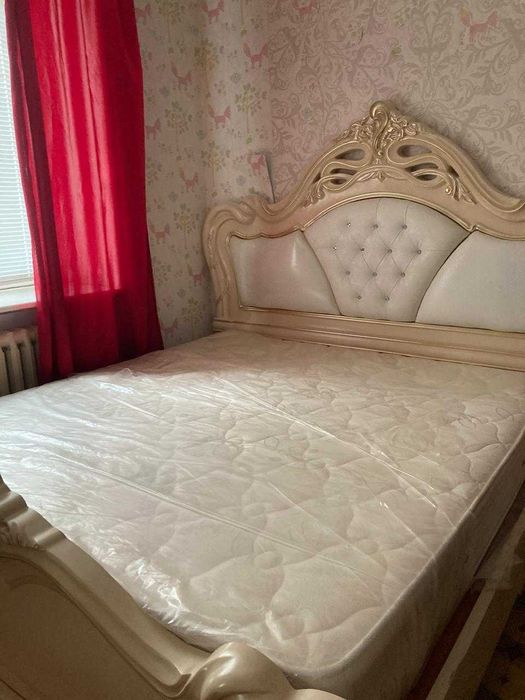 Продам спальный гарнитур