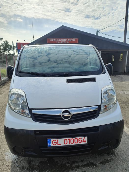 Opel Vivaro Renault Trafic