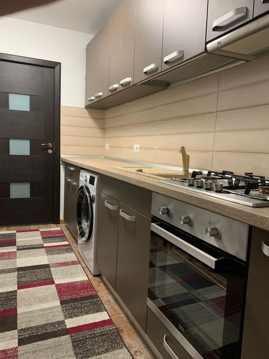 Proprietar, inchiriez apartament 3 camere.