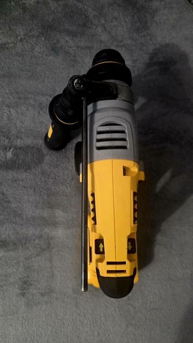 Vând rotopercutor Dewalt 273 ca NOU!