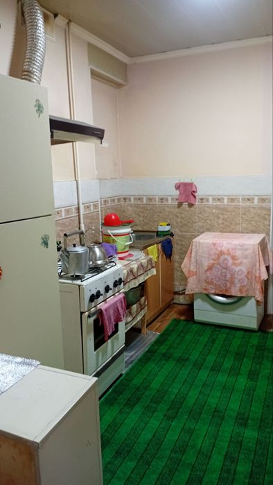 Kvartira sotiladi 6.4 da 2 qavatida