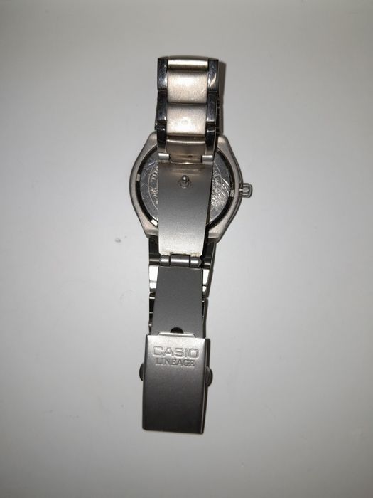 Vând ceas Casio dama