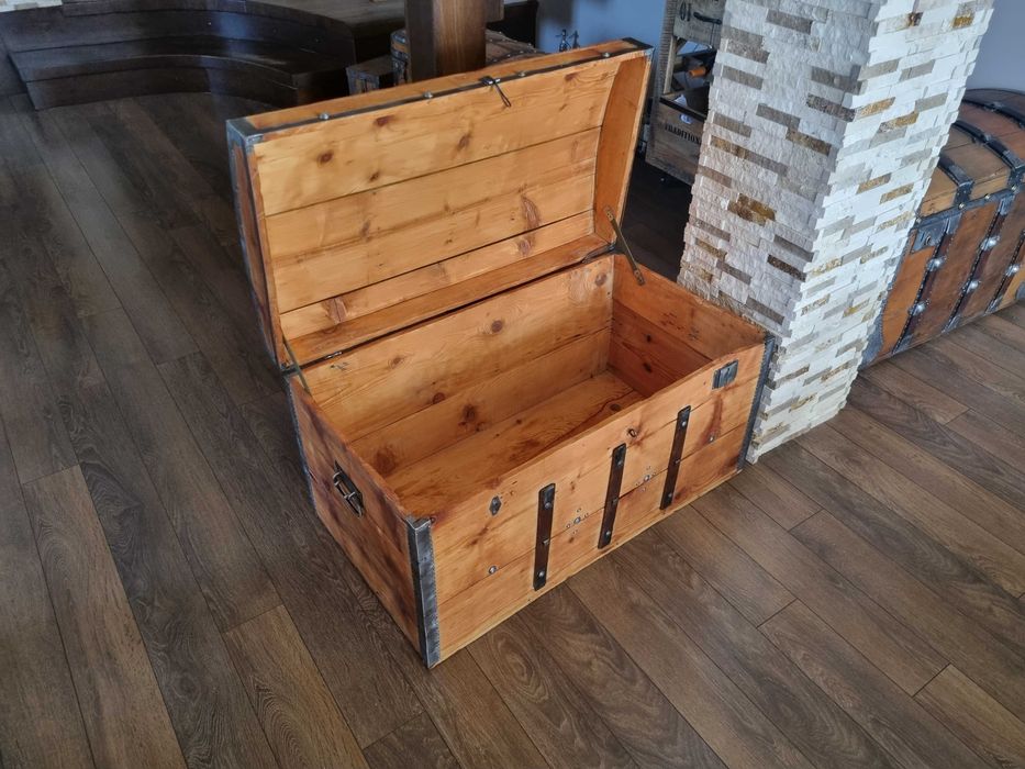 Стар сандък/ракла/скрин/ два броя