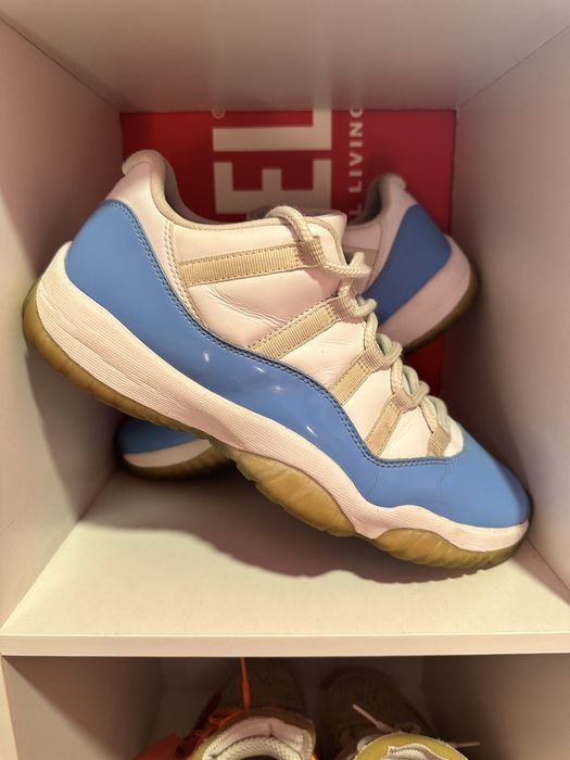 Jordan 11 Low UNC