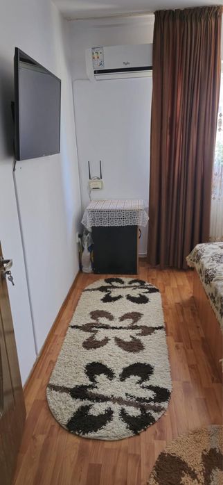 Vand apartament 2 camere , Intrarea muzeului .