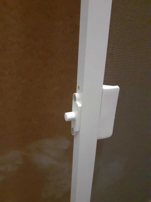 Комарник за прозорец 127 х 72 см. нов, сглобен, никога не е използван