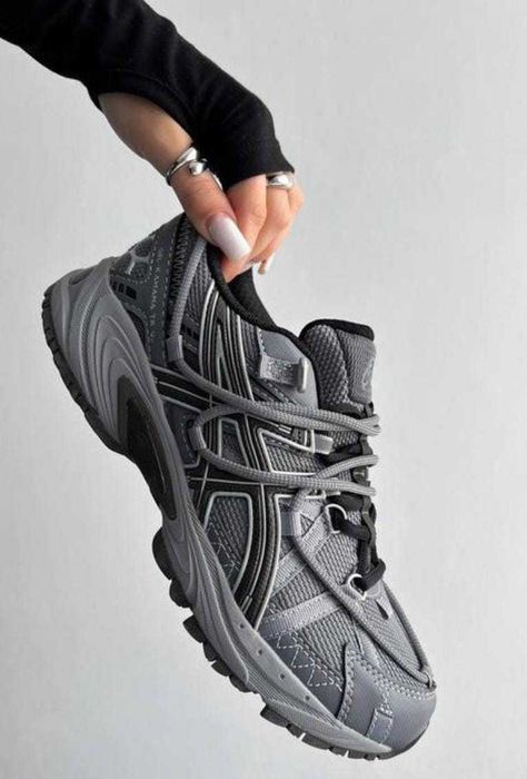 Кросовки новые продам