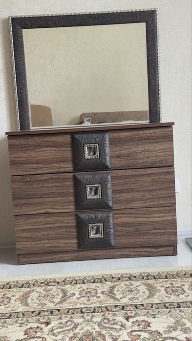 Продам шифоньер и комод