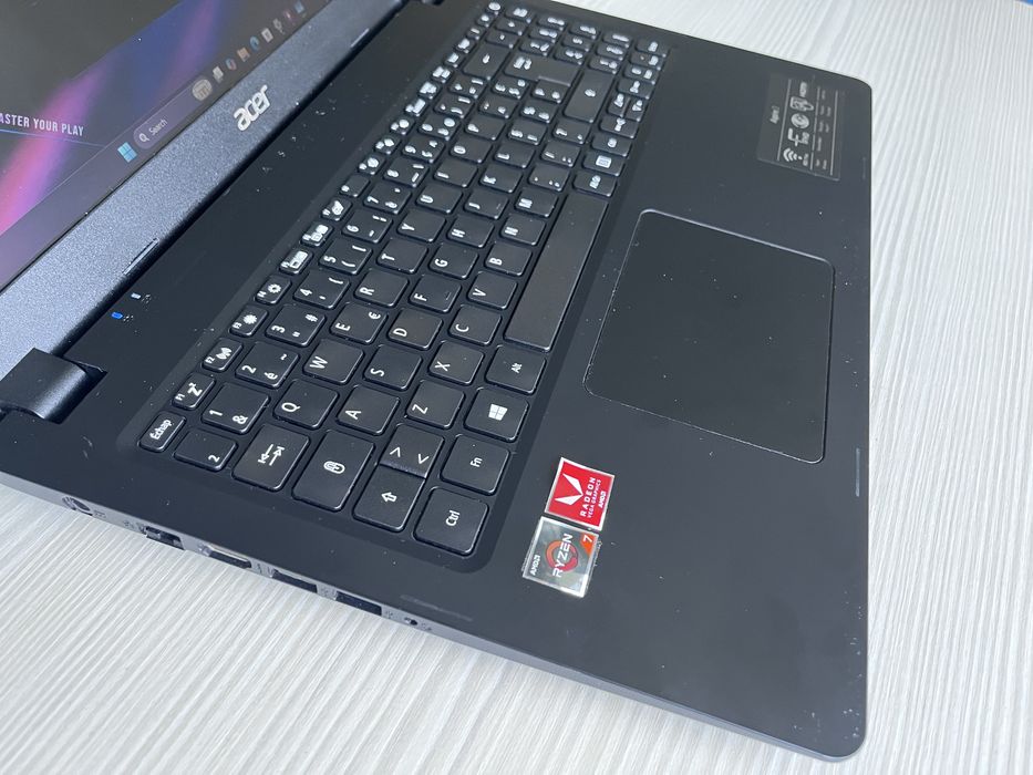 Laptop Acer Aspire - AMD Ryzen 7 3700u - 8Gb RAM - SSD 240Gb - 15.6 FullHD Slim - RadeonVega 10 2Gb