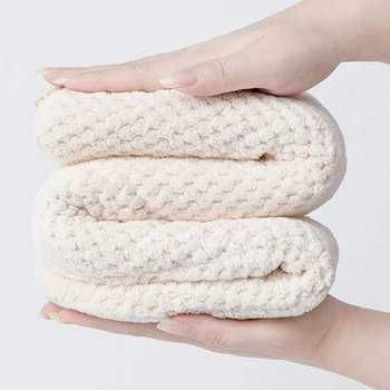 Супер абсорбиращата кърпа за сушене на коса.