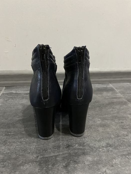 Боти естествен велур Тара