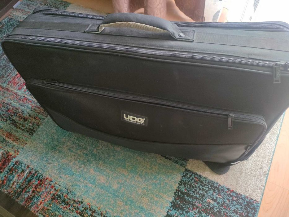 Case flightcase cutie geanta transport