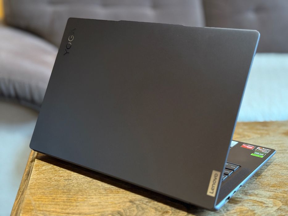 Компактен Лаптоп - Lenovo Yoga Pro 7 с nvidia 3050 - гаранционен