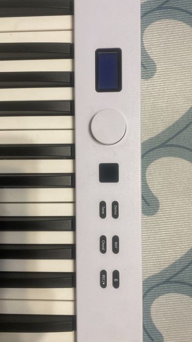 Синтезатор электронный