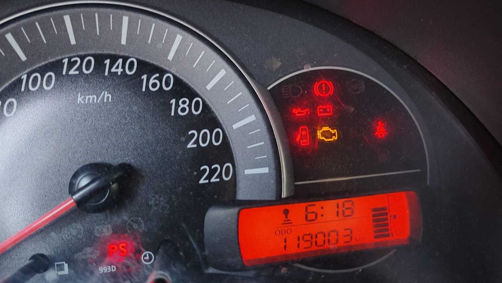 Auto Nissan Micra K13