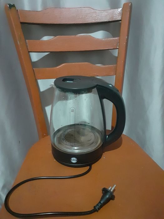 Продам чайник электрочайник не дорого