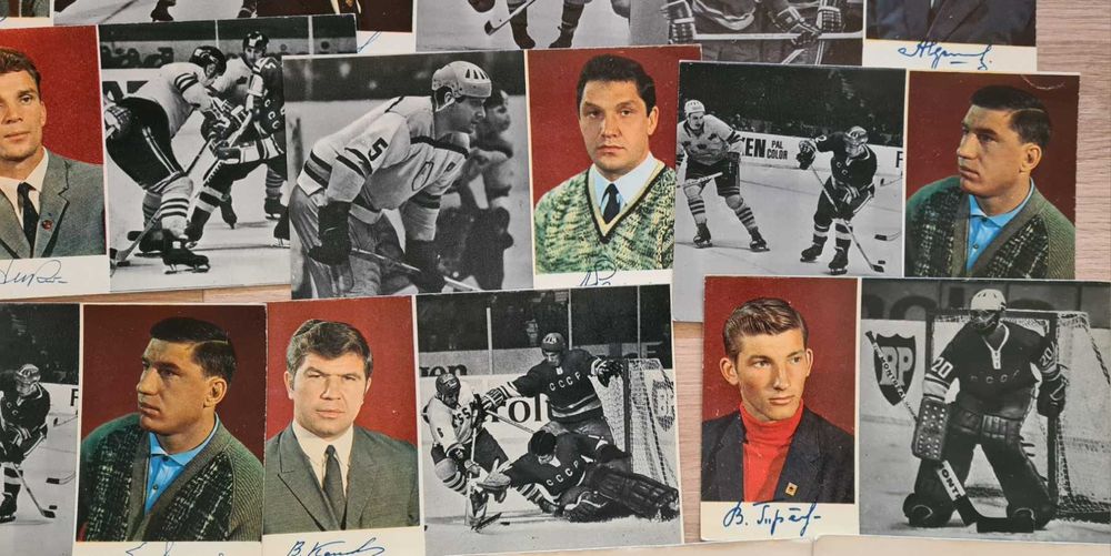 Колекция пощенски картички на хокеисти