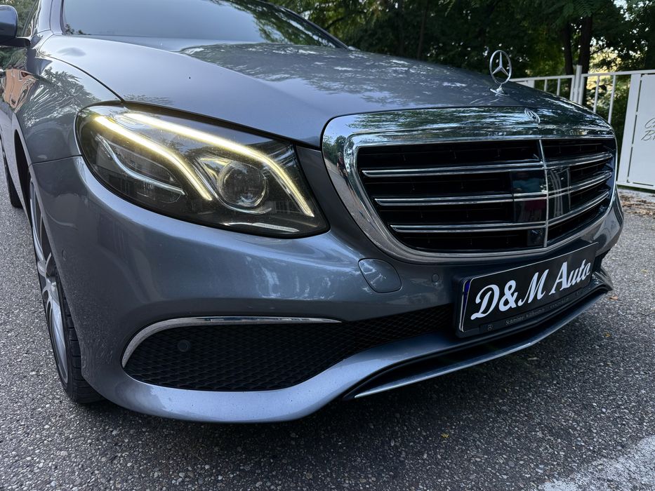 Mercedes-Benz E 400 4MATIC 4 Air matic 340Cp stare Salon echipare de varf