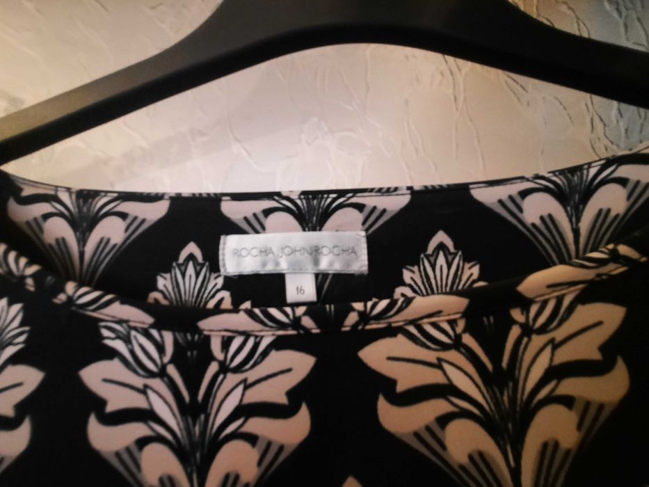 Rochie Debenhams, cu model