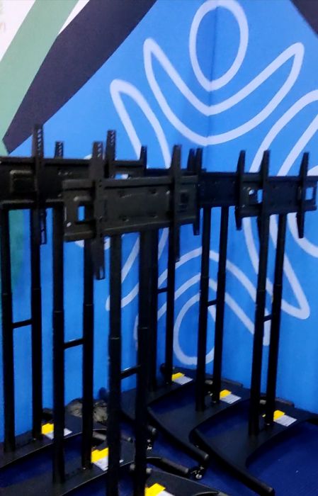 Прокат аренда телевизоров и мобильных  кранштейнов 
Обзор на YouTube