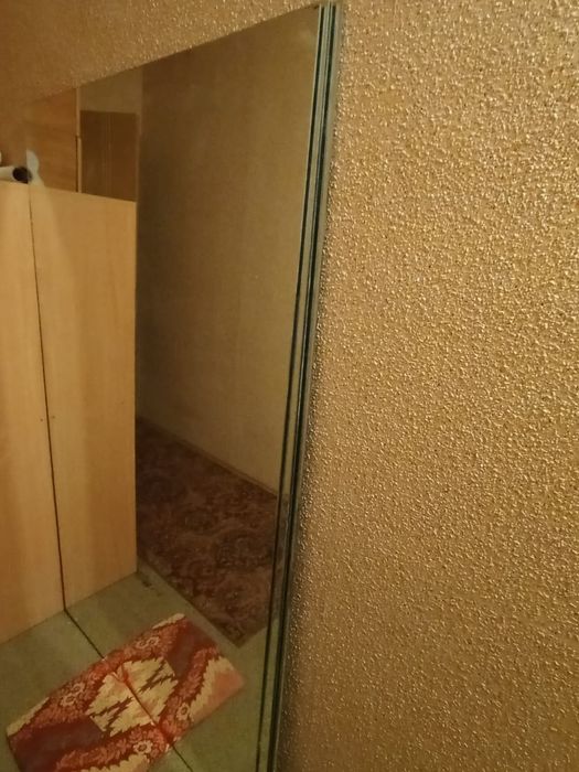 Продаю зеркал 1шт