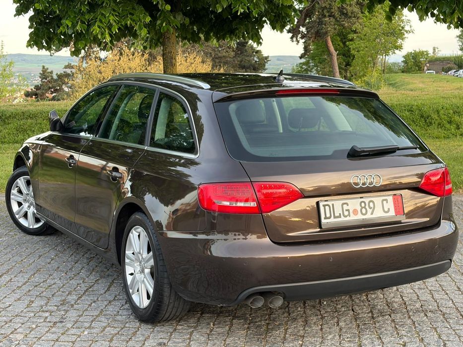 Audi A4 S Line 2.0TDI 143CP An 2011 EURO 5,MOCCA BROWNPiele,Navi,FULL