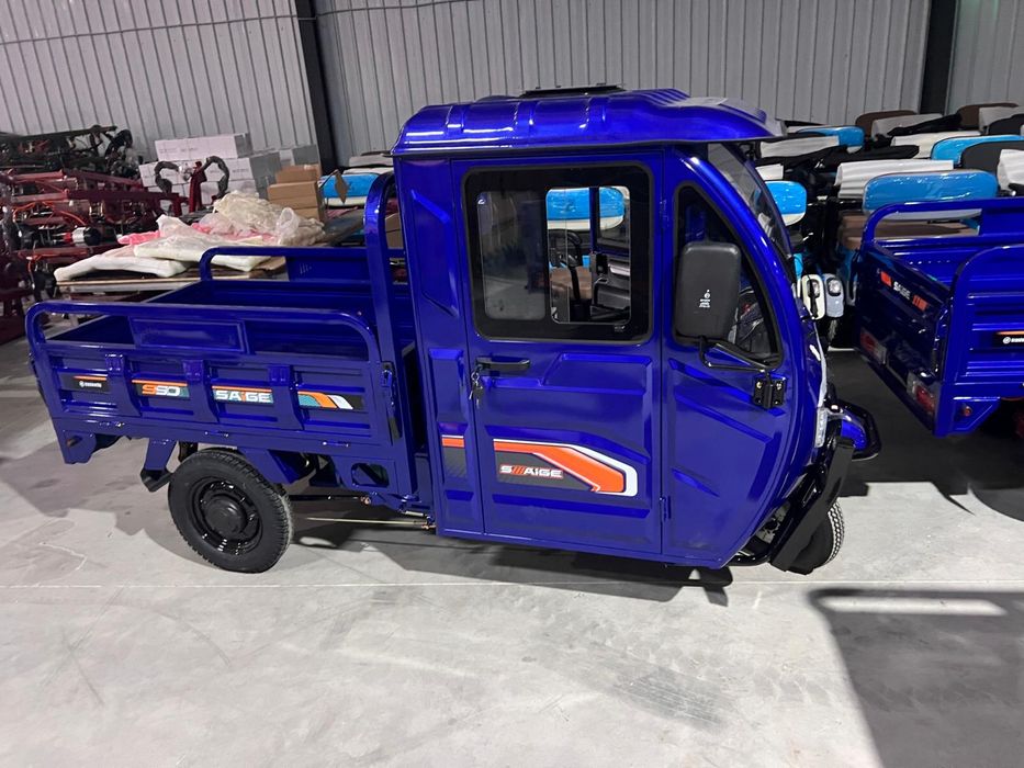 Triciclu electric 2000W cu cabina, fara permis, 25Km/h. 80km autonomie