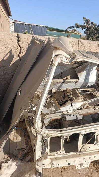 ISUZU 10 tnlik avtomashina kabinasi sotiladi.