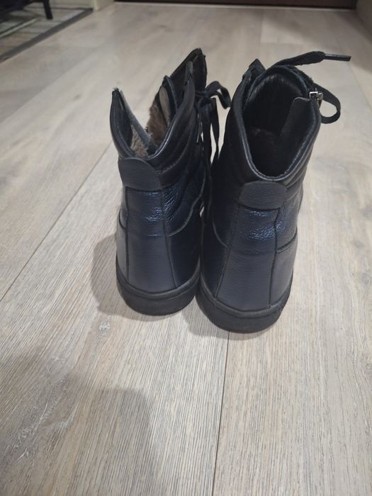 Ghete din piele naturala