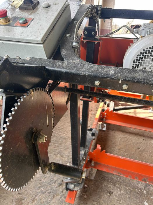 Gater  Fierastrau  pentru busteni ( MOTOR BENZINA)