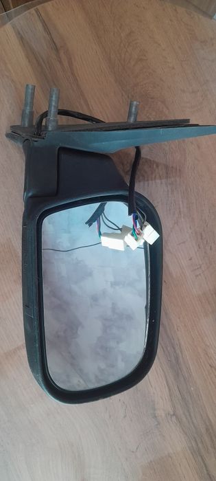 Продам правое зеркало нива шевроле