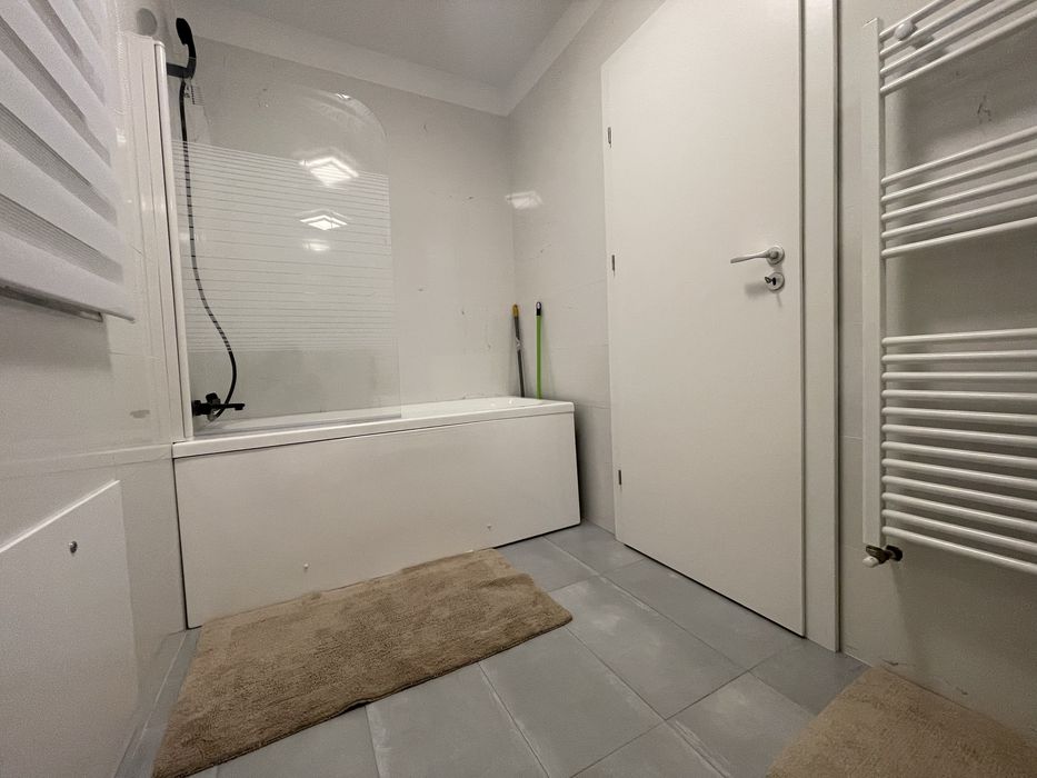 Vand Apartament cu gradina