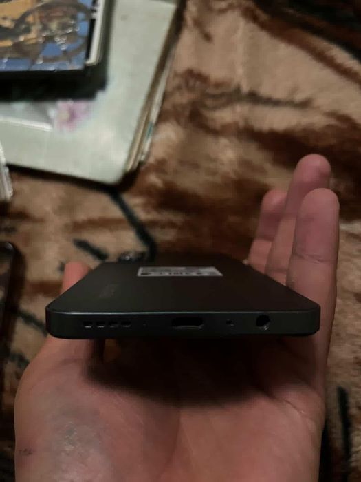 realme C65  256ГБ срочна