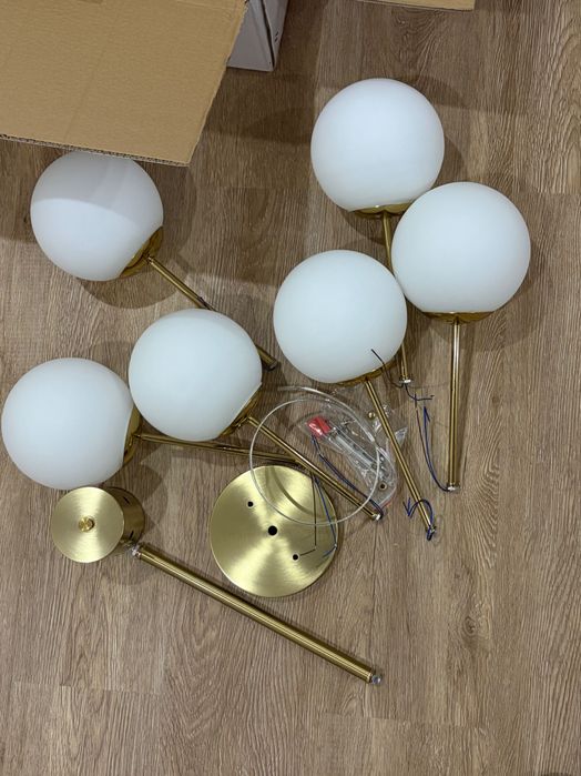 Продам Новую красивую люстру