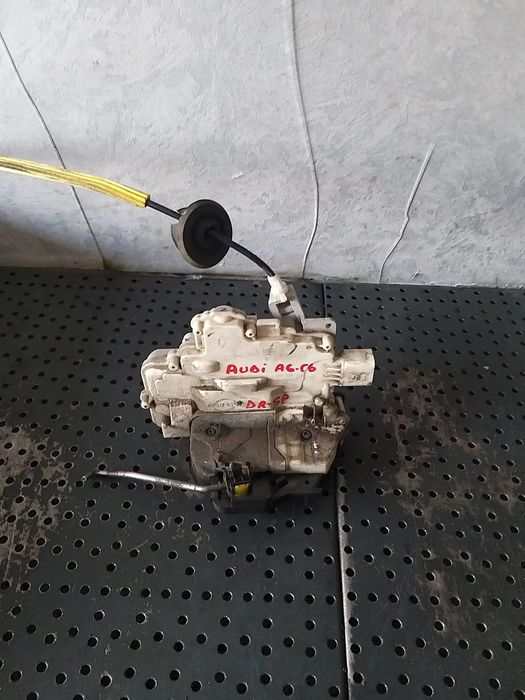 Broasca usa dreapta spate audi a6 c6 4f 4f0839016