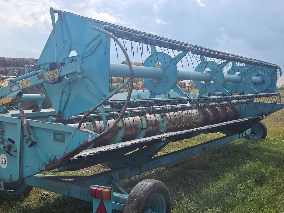 Зерноуборочный комбайн ESSil 740