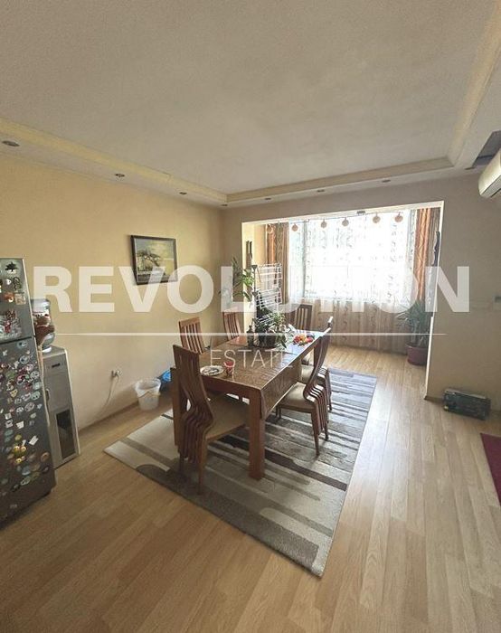 Четиристаен апартамент  в гр.Варна, Лятно кино Тракия!