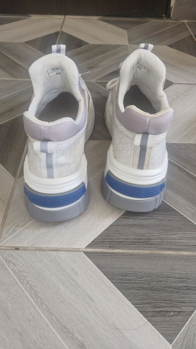 Кроссовки 39 размер