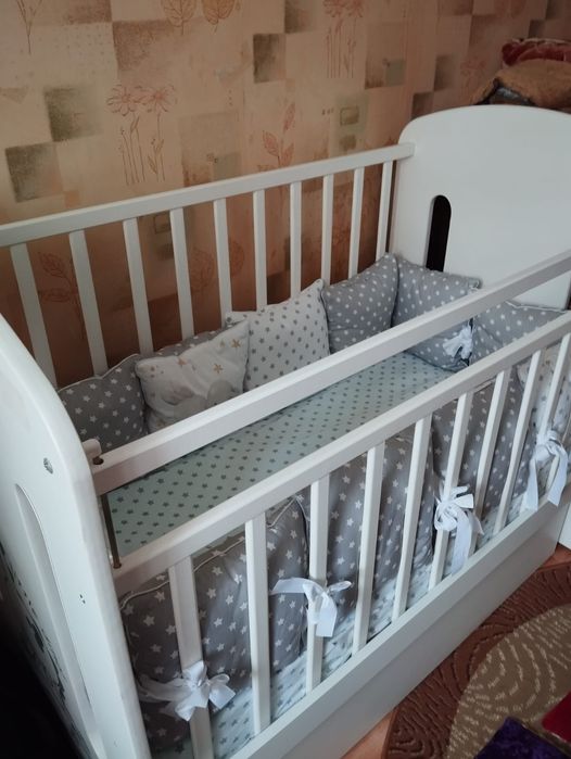 Детская кроватка