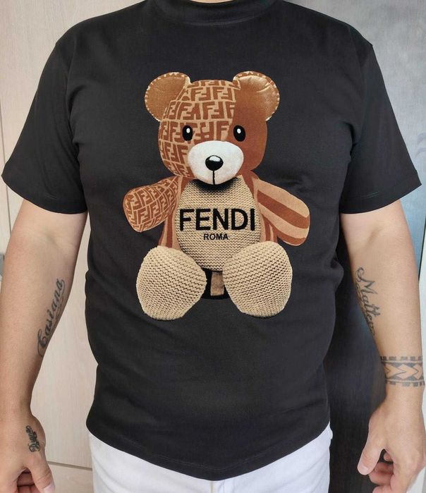 Tricouri Fendi super material