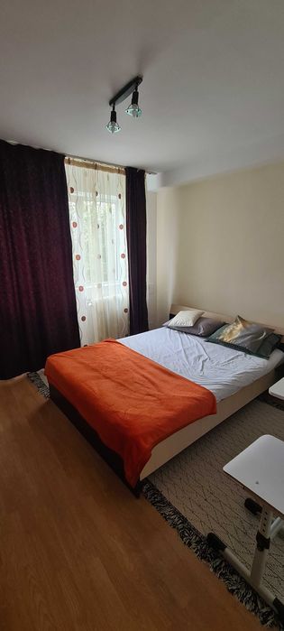 Vand Camera camin cu hol,baie si bc.proprie