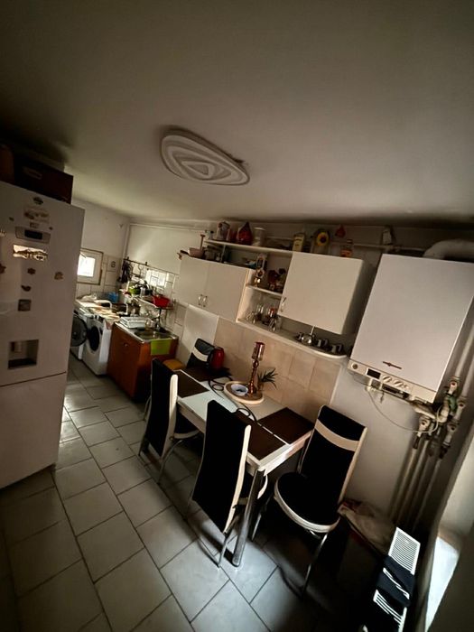 Casa 7 camere plus living pentru chirie