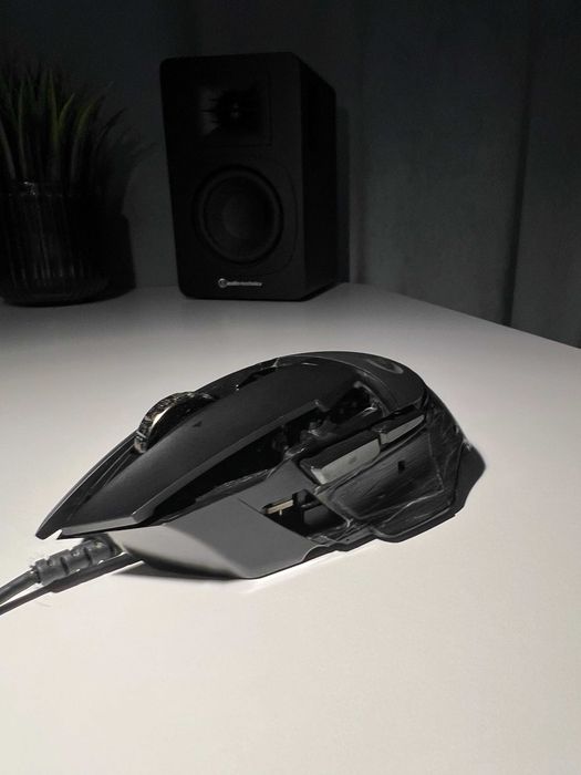 Mouse Logitech G502 modificat si webcam-uri Logitech si Trust