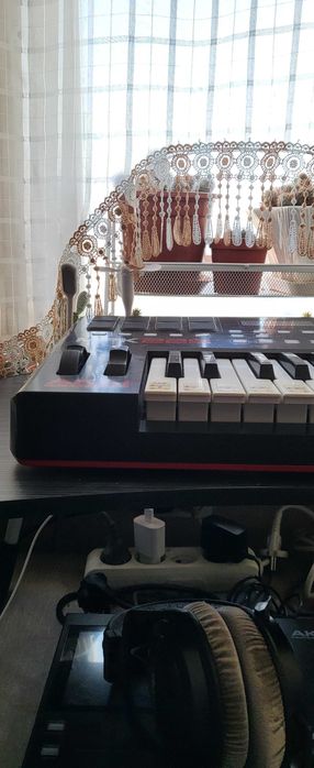 Миди клавиатура Akai Pro MPK225 USB