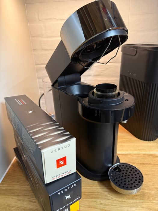 Nespresso кафемашина POP