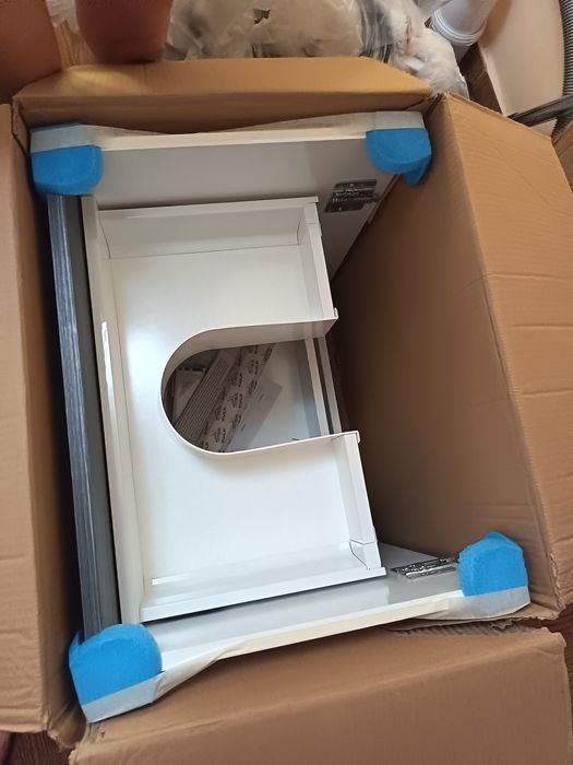 Mobilă pt baie, chiuveta și corp mobilă pt chiuveta
