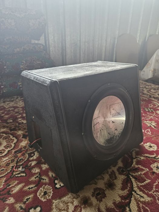 Продам два сабвуфера цена за два сабвуфера