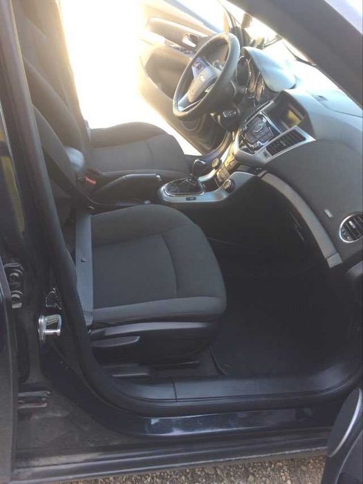 Лек автомобил Chevrolet Cruze 2012г.