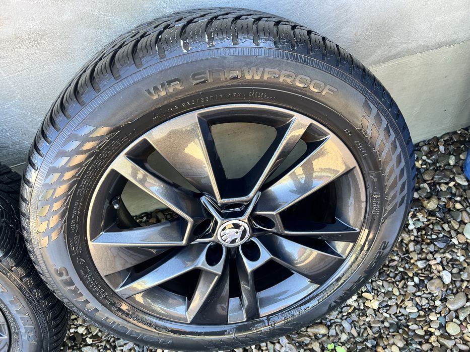 Vând set complet de 4 roți originale Škoda, provenite de pe autoturismul personal Škoda Karoq 4x4.